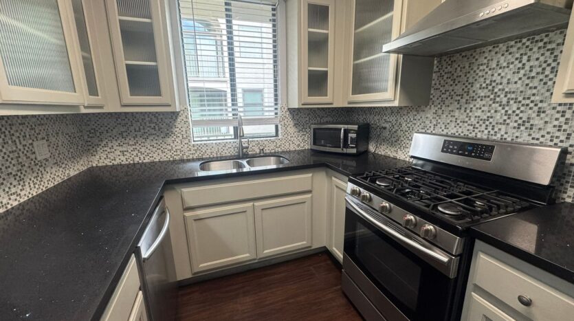 555 Maine Ave Unit 330 - Long Beach - California - 2 bed, 2 bath rental property