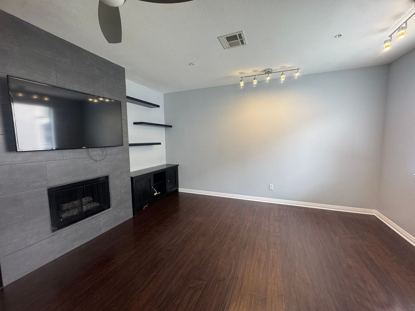 555 Maine Ave Unit 330 - Long Beach - California - 2 bed, 2 bath rental property