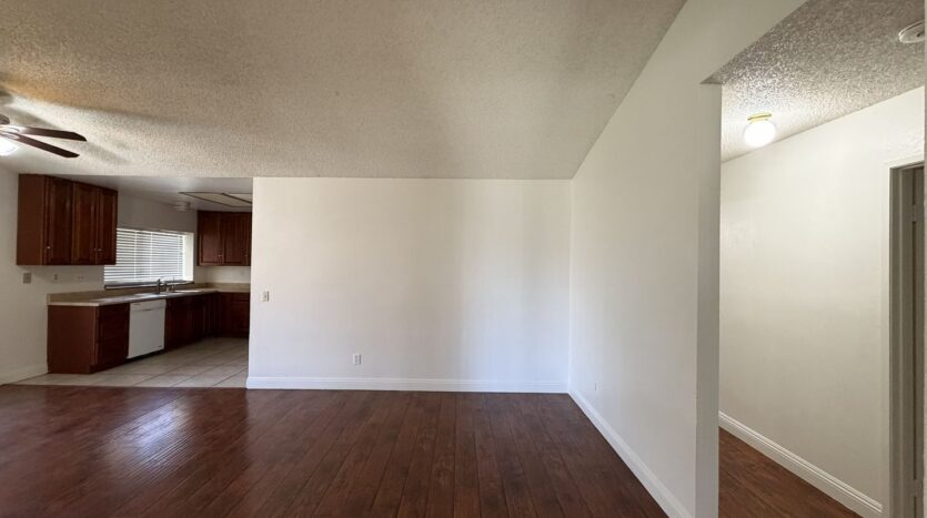 560 S Quince Ave. - Bloomington - California - 5 bed, 2 bath rental property