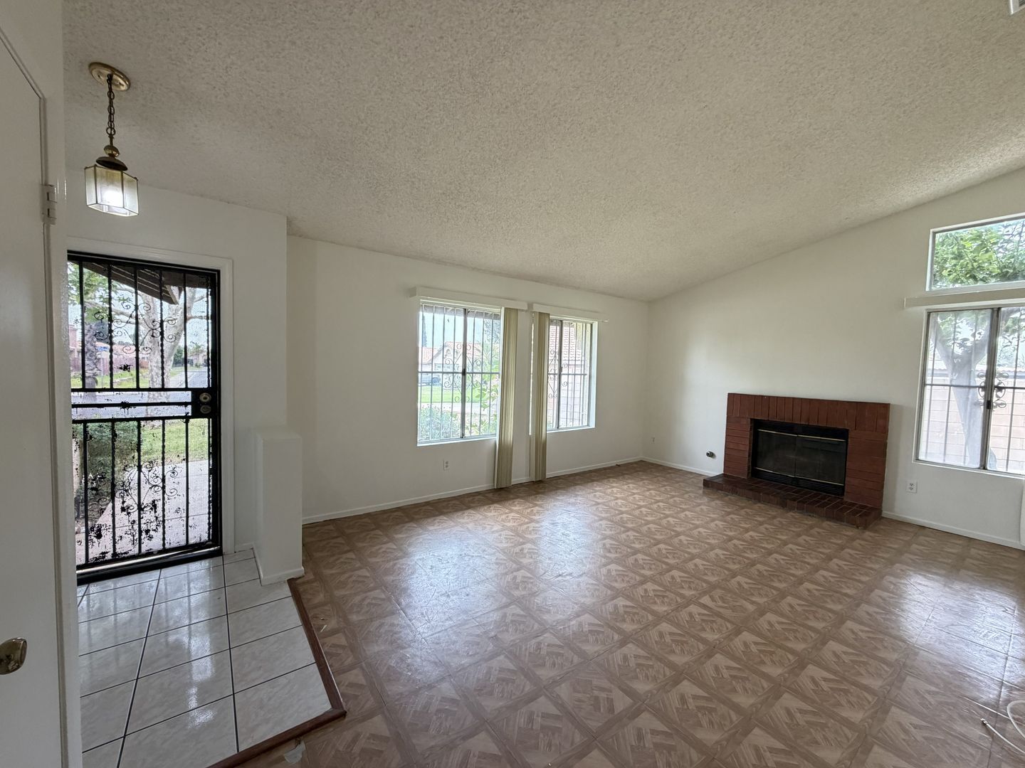 560 S Quince Ave. - Bloomington - California - 5 bed, 2 bath rental property