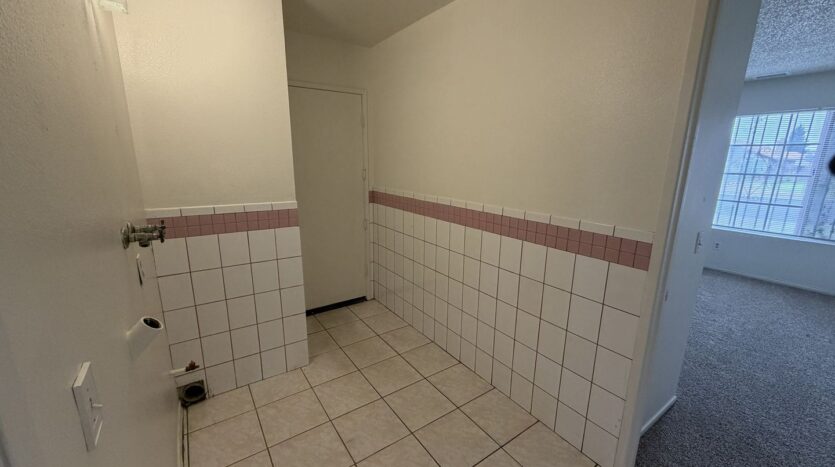 560 S Quince Ave. - Bloomington - California - 5 bed, 2 bath rental property