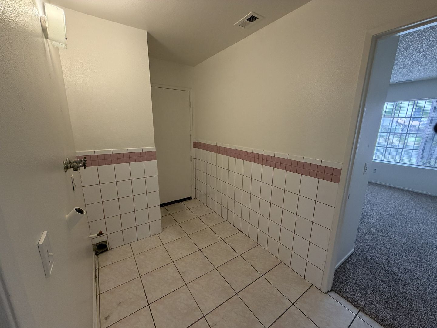 560 S Quince Ave. - Bloomington - California - 5 bed, 2 bath rental property