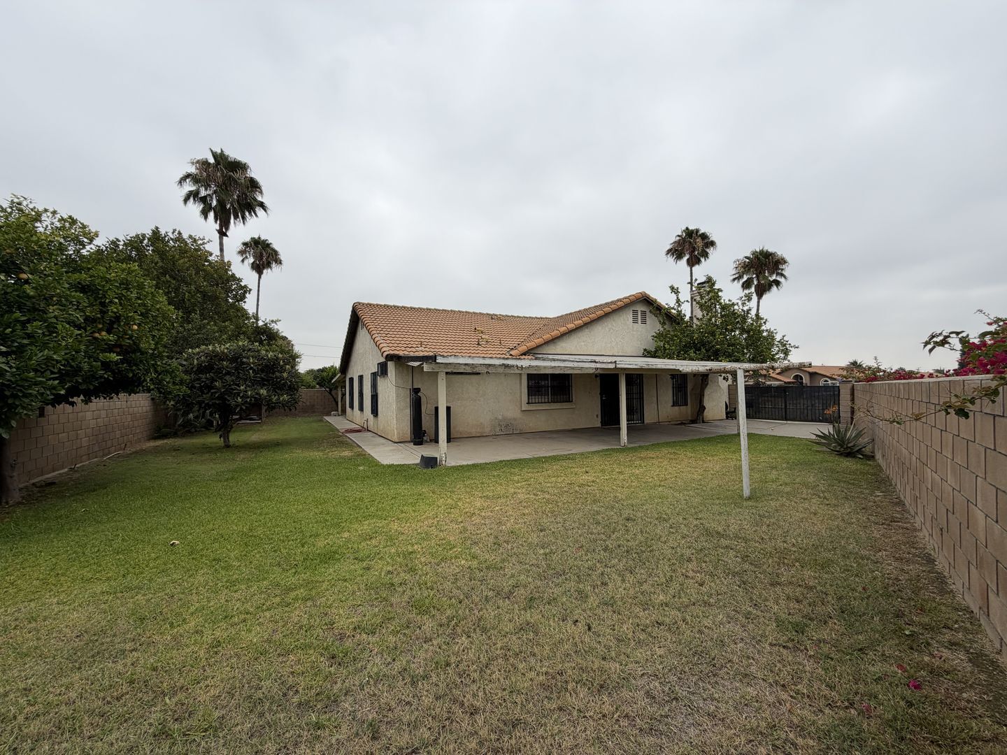 560 S Quince Ave. - Bloomington - California - 5 bed, 2 bath rental property