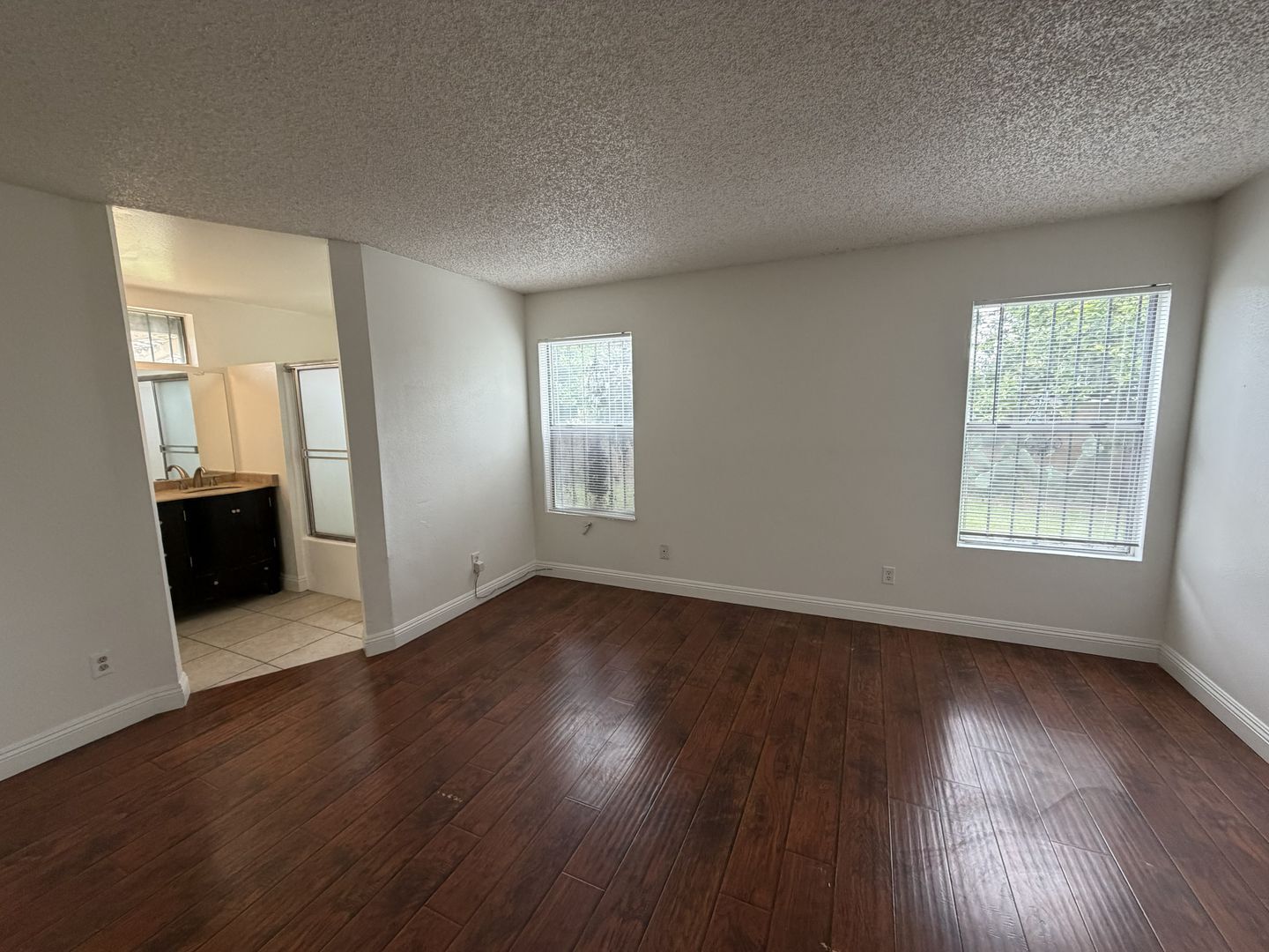 560 S Quince Ave. - Bloomington - California - 5 bed, 2 bath rental property