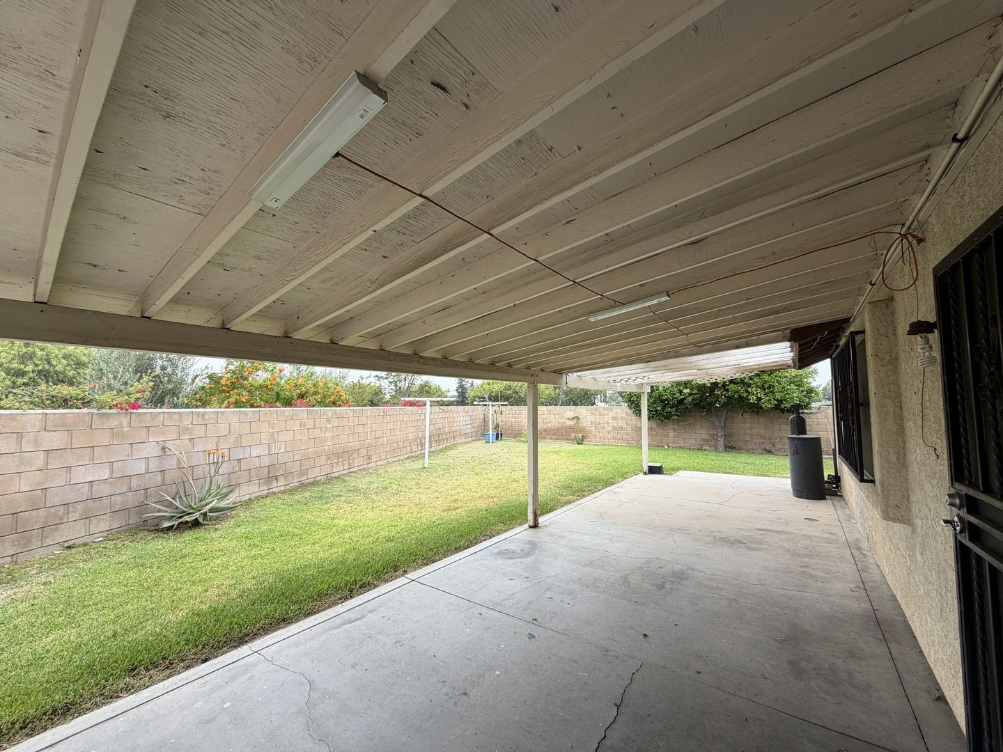 560 S Quince Ave. - Bloomington - California - 5 bed, 2 bath rental property