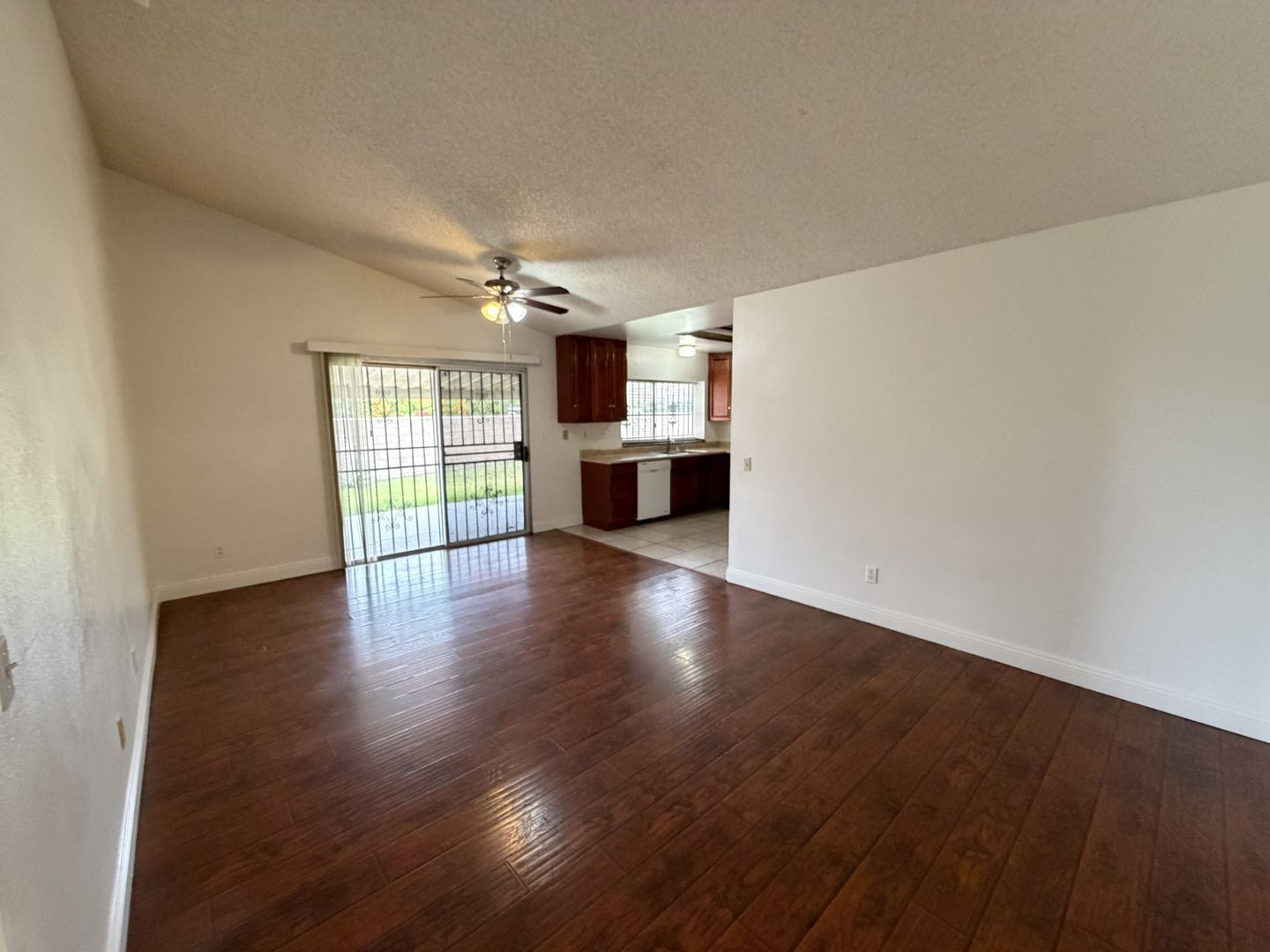 560 S Quince Ave. - Bloomington - California - 5 bed, 2 bath rental property