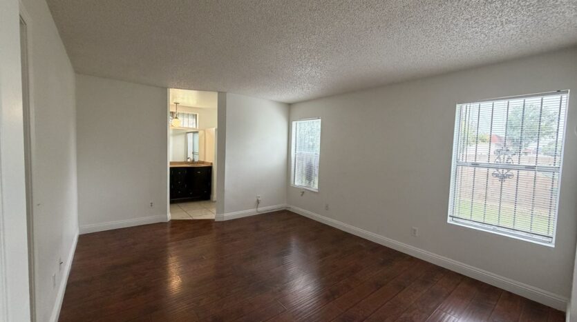 560 S Quince Ave. - Bloomington - California - 5 bed, 2 bath rental property