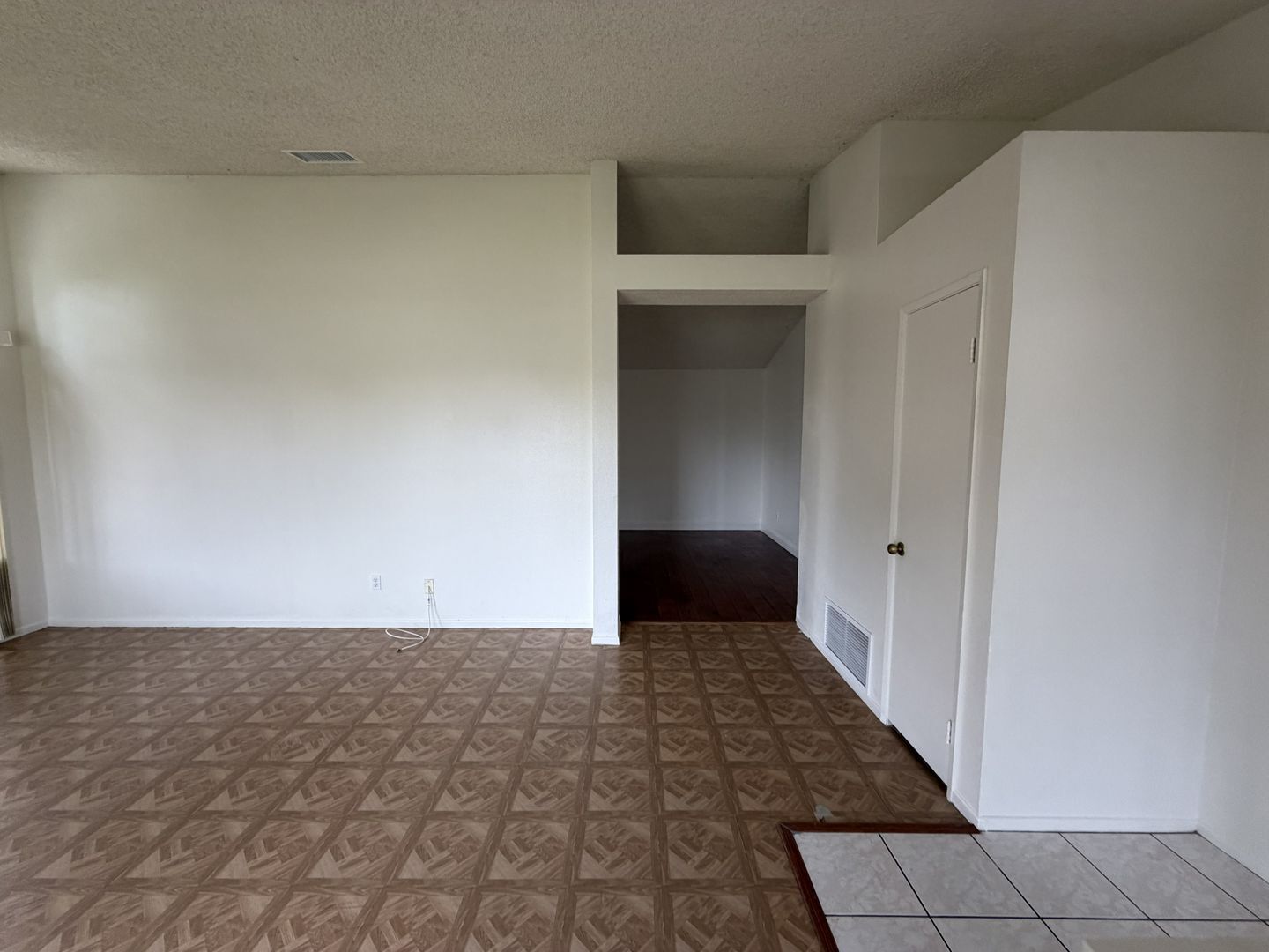 560 S Quince Ave. - Bloomington - California - 5 bed, 2 bath rental property