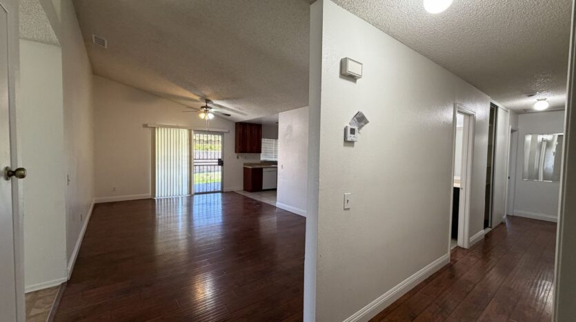 560 S Quince Ave. - Bloomington - California - 5 bed, 2 bath rental property