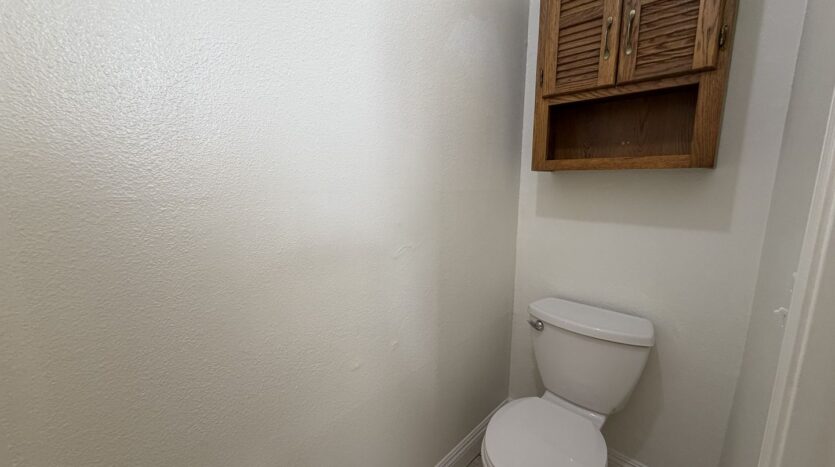 560 S Quince Ave. - Bloomington - California - 5 bed, 2 bath rental property