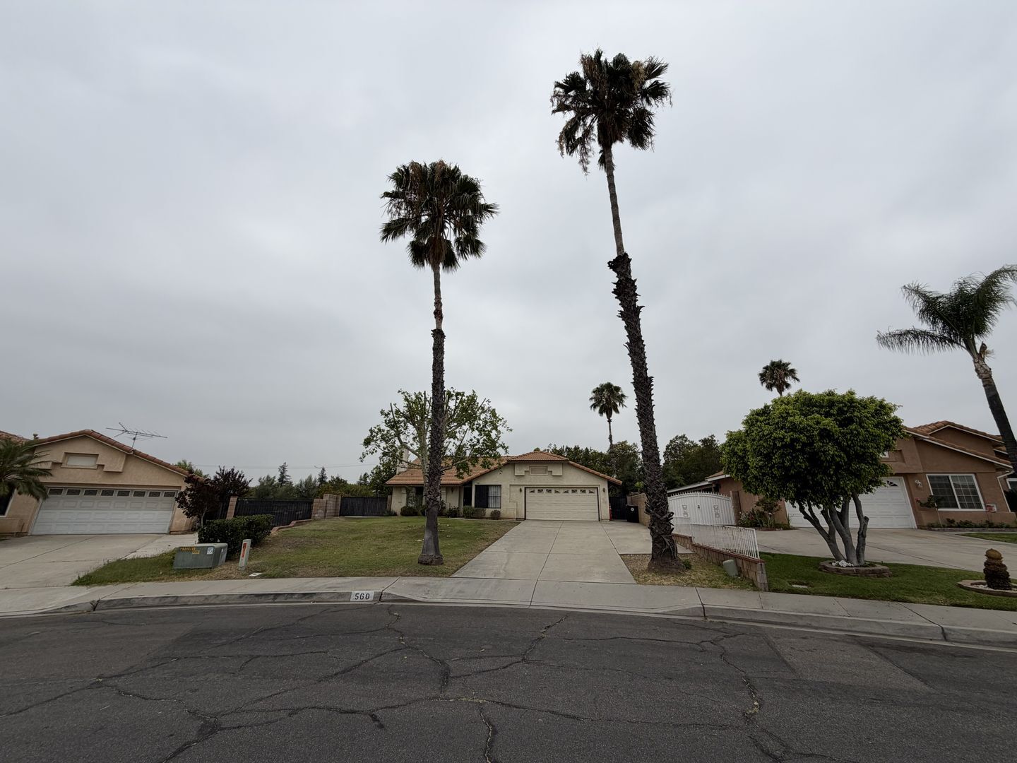 560 S Quince Ave. - Bloomington - California - 5 bed, 2 bath rental property