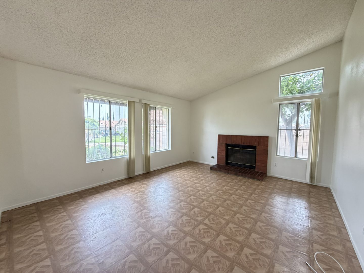 560 S Quince Ave. - Bloomington - California - 5 bed, 2 bath rental property