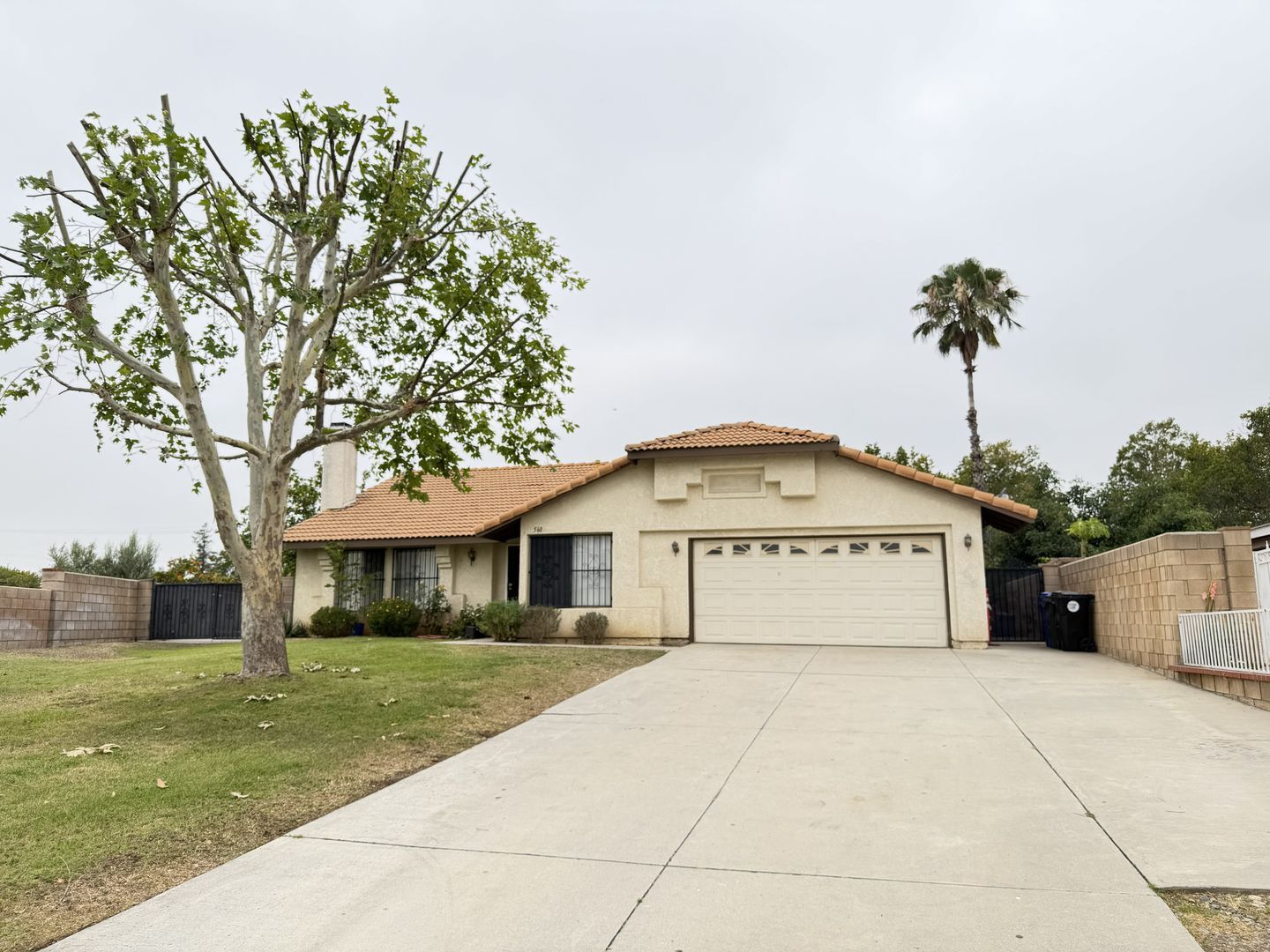 560 S Quince Ave. - Bloomington - California - 5 bed, 2 bath rental property