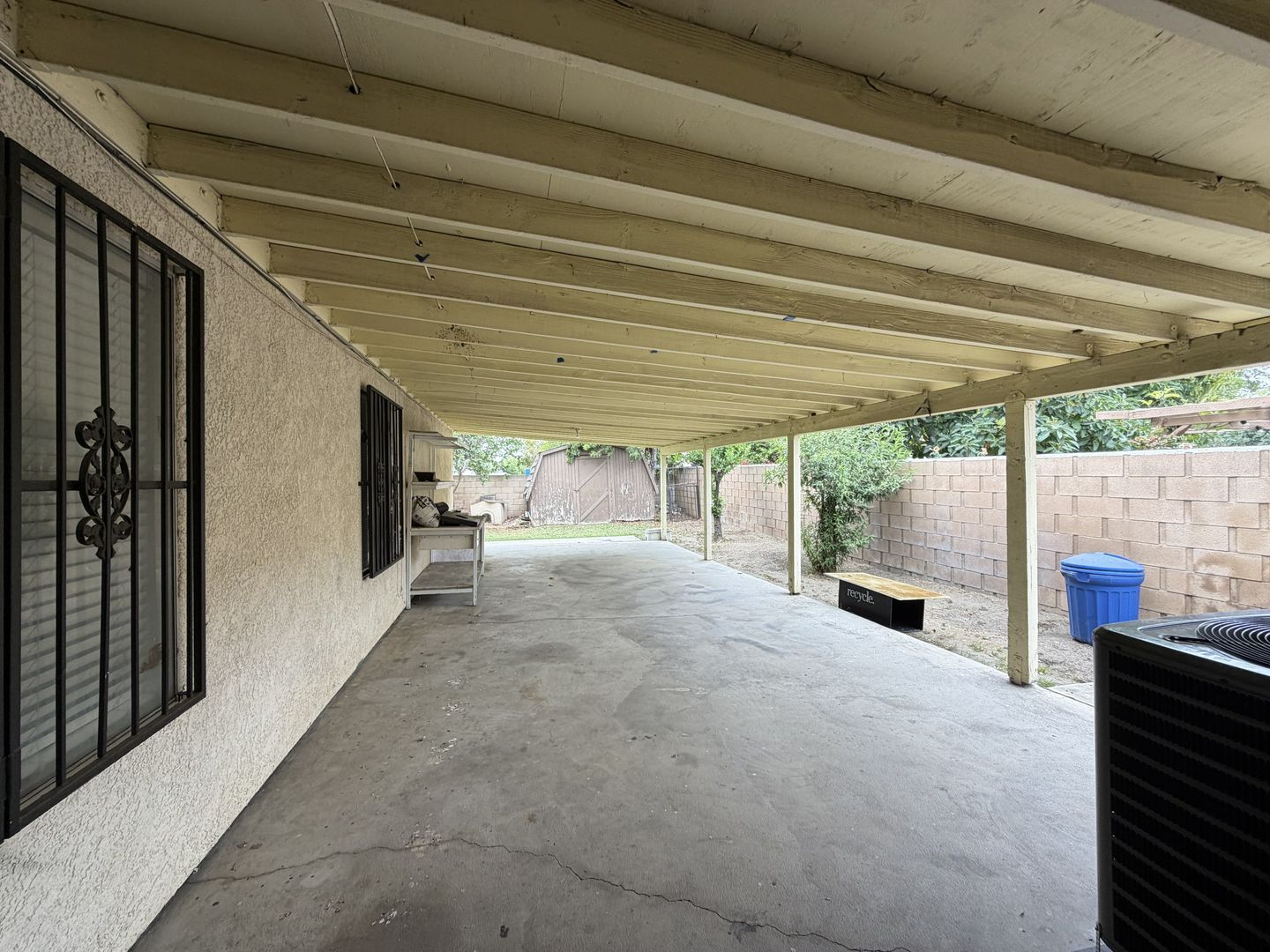 560 S Quince Ave. - Bloomington - California - 5 bed, 2 bath rental property