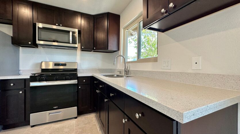 561 Desert View Dr Apt 4 - Palm Springs - California - 1 bed, 1 bath rental property