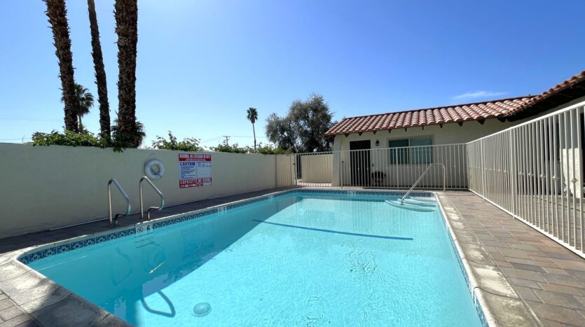 561 Desert View Dr Apt 4 - Palm Springs - California - 1 bed, 1 bath rental property