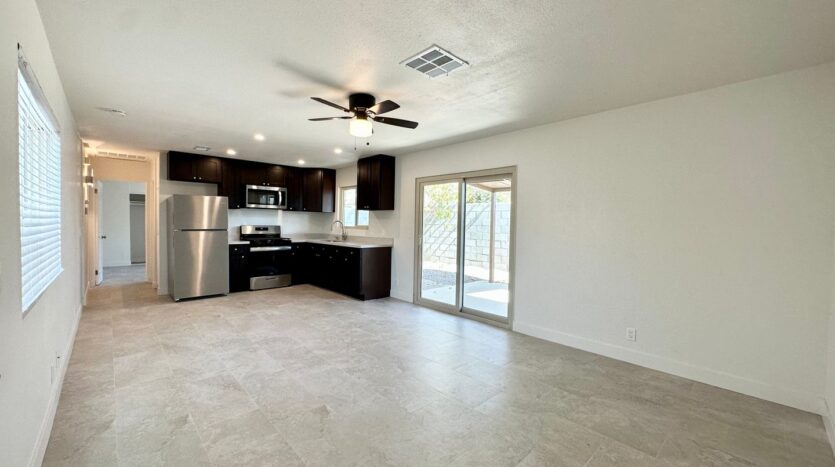 561 Desert View Dr Apt 4 - Palm Springs - California - 1 bed, 1 bath rental property