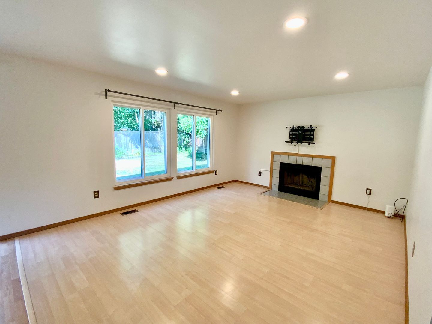 5723 147th St SE - Everett - Washington - 4 bed, 2.5 bath rental property