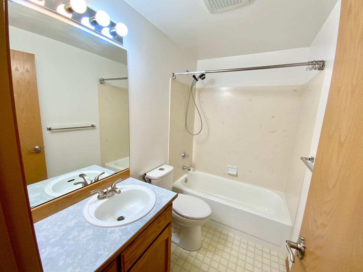5723 147th St SE - Everett - Washington - 4 bed, 2.5 bath rental property