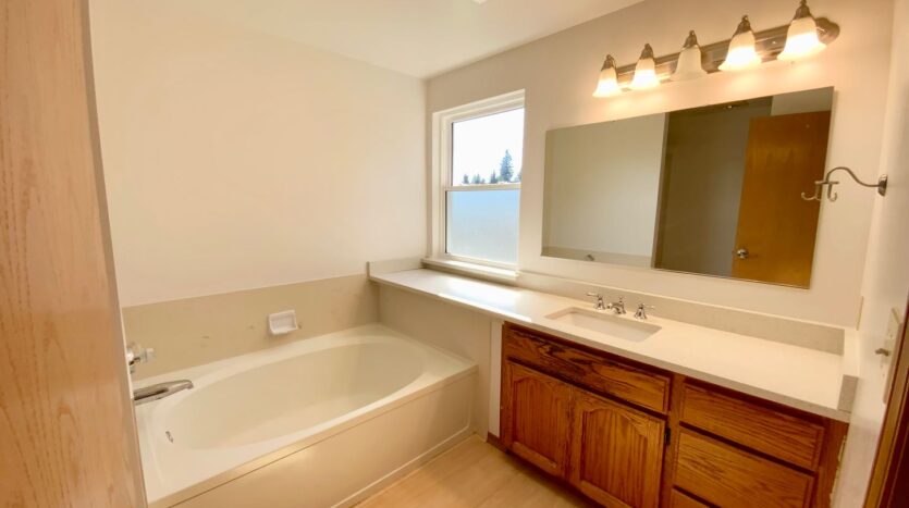 5723 147th St SE - Everett - Washington - 4 bed, 2.5 bath rental property