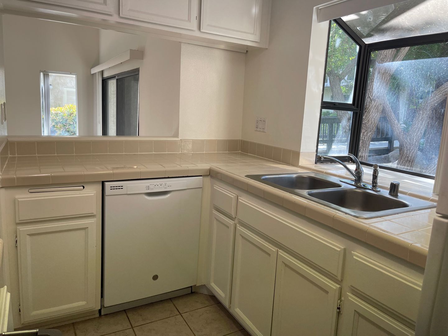 5736 Skyview Way #A - Agoura Hills - California - 1 bed, 1 bath rental property