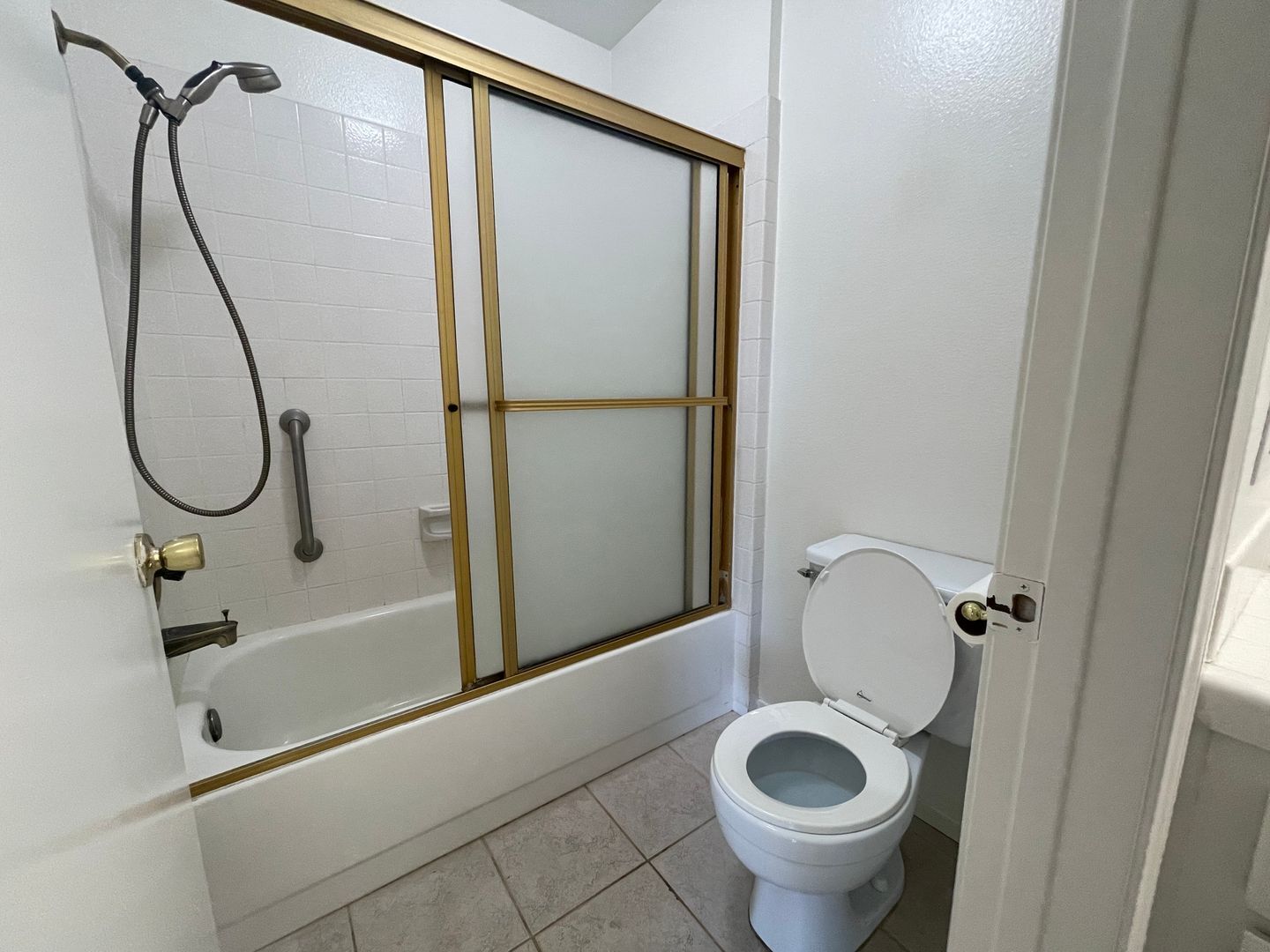 5736 Skyview Way #A - Agoura Hills - California - 1 bed, 1 bath rental property