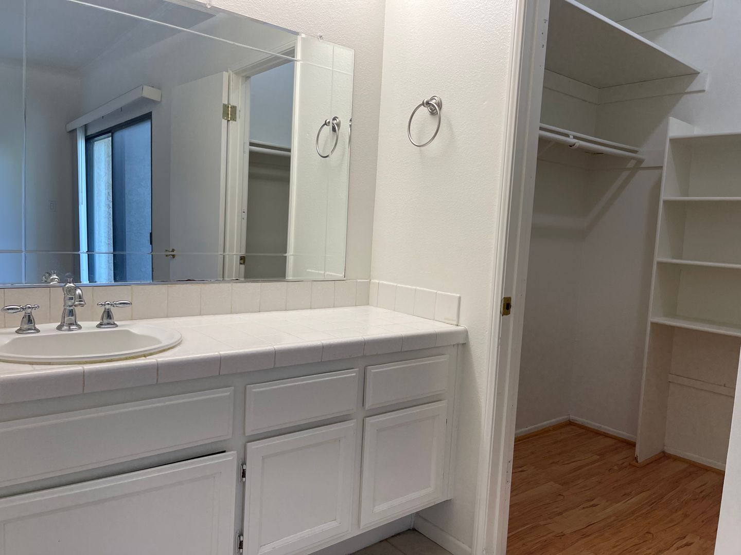 5736 Skyview Way #A - Agoura Hills - California - 1 bed, 1 bath rental property
