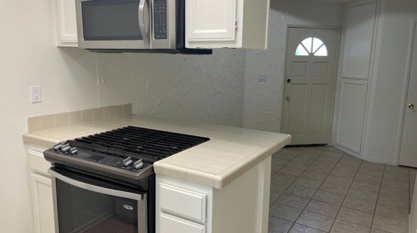 5736 Skyview Way #A - Agoura Hills - California - 1 bed, 1 bath rental property