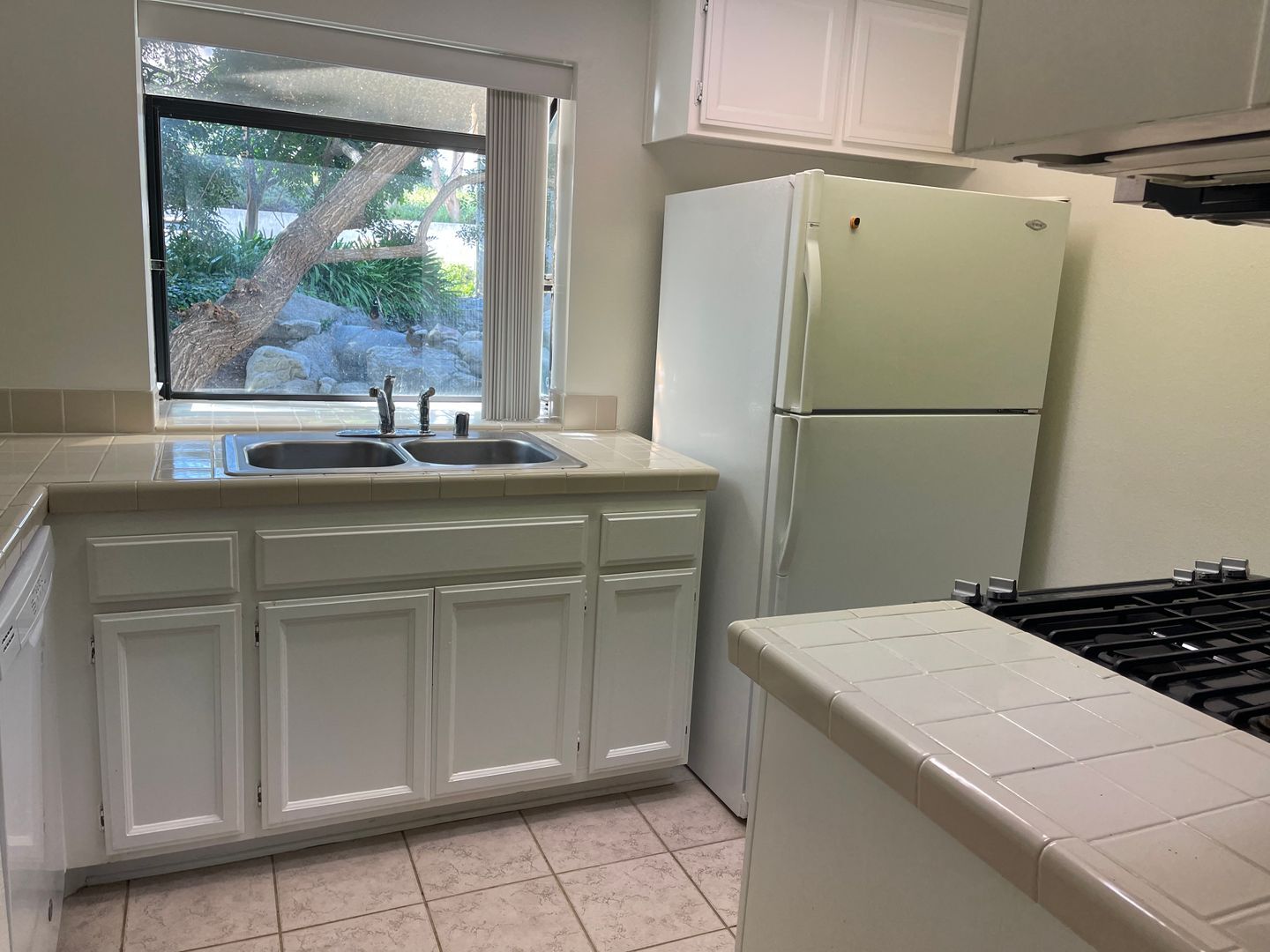 5736 Skyview Way #A - Agoura Hills - California - 1 bed, 1 bath rental property