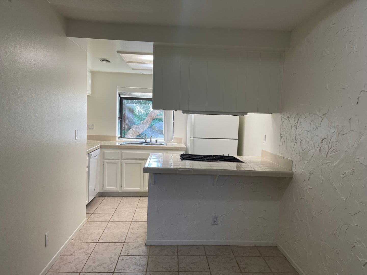 5736 Skyview Way #A - Agoura Hills - California - 1 bed, 1 bath rental property