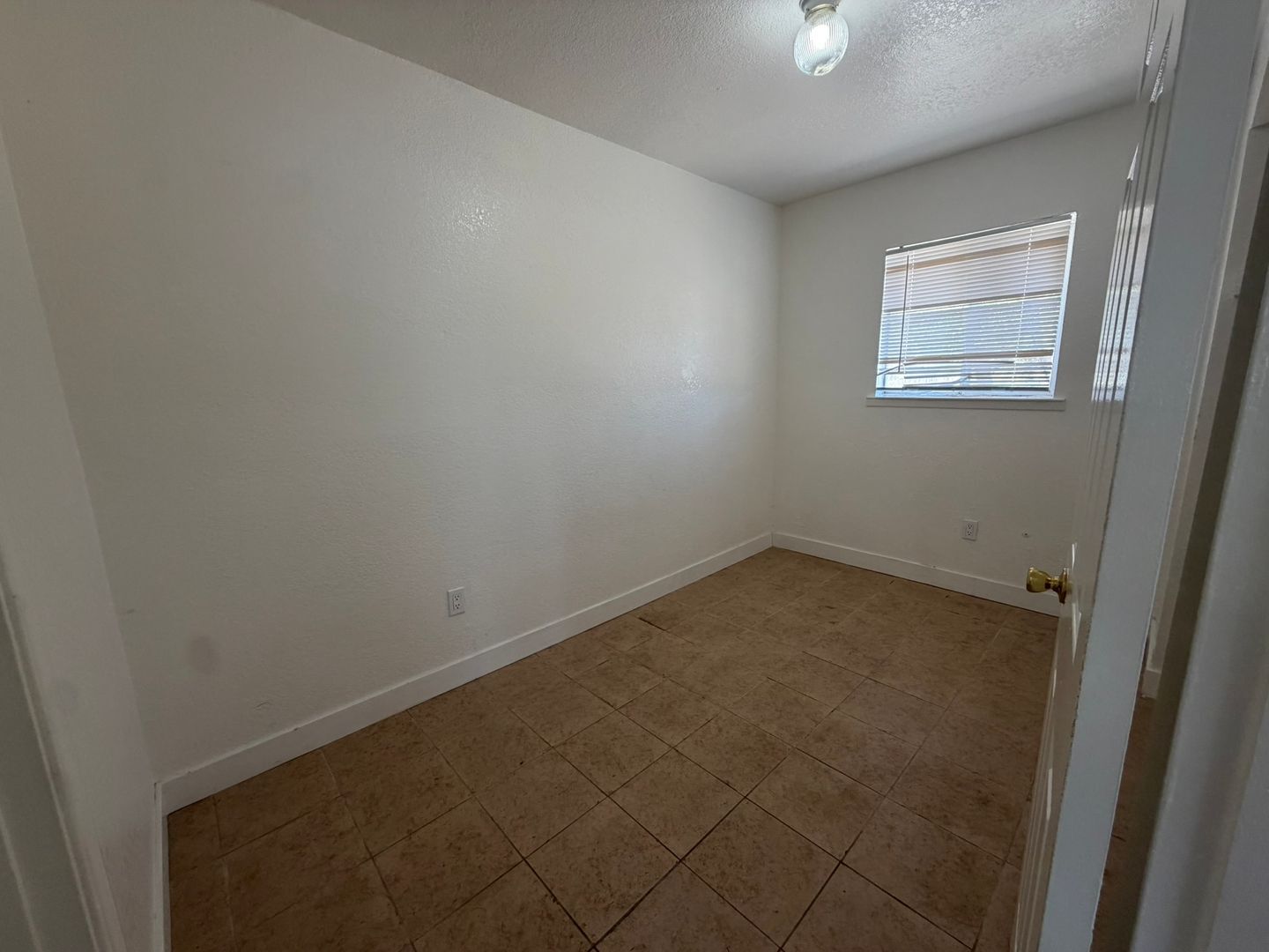 5801 Wallace Ave  - Sacramento - California - 1 bed, 1 bath rental property