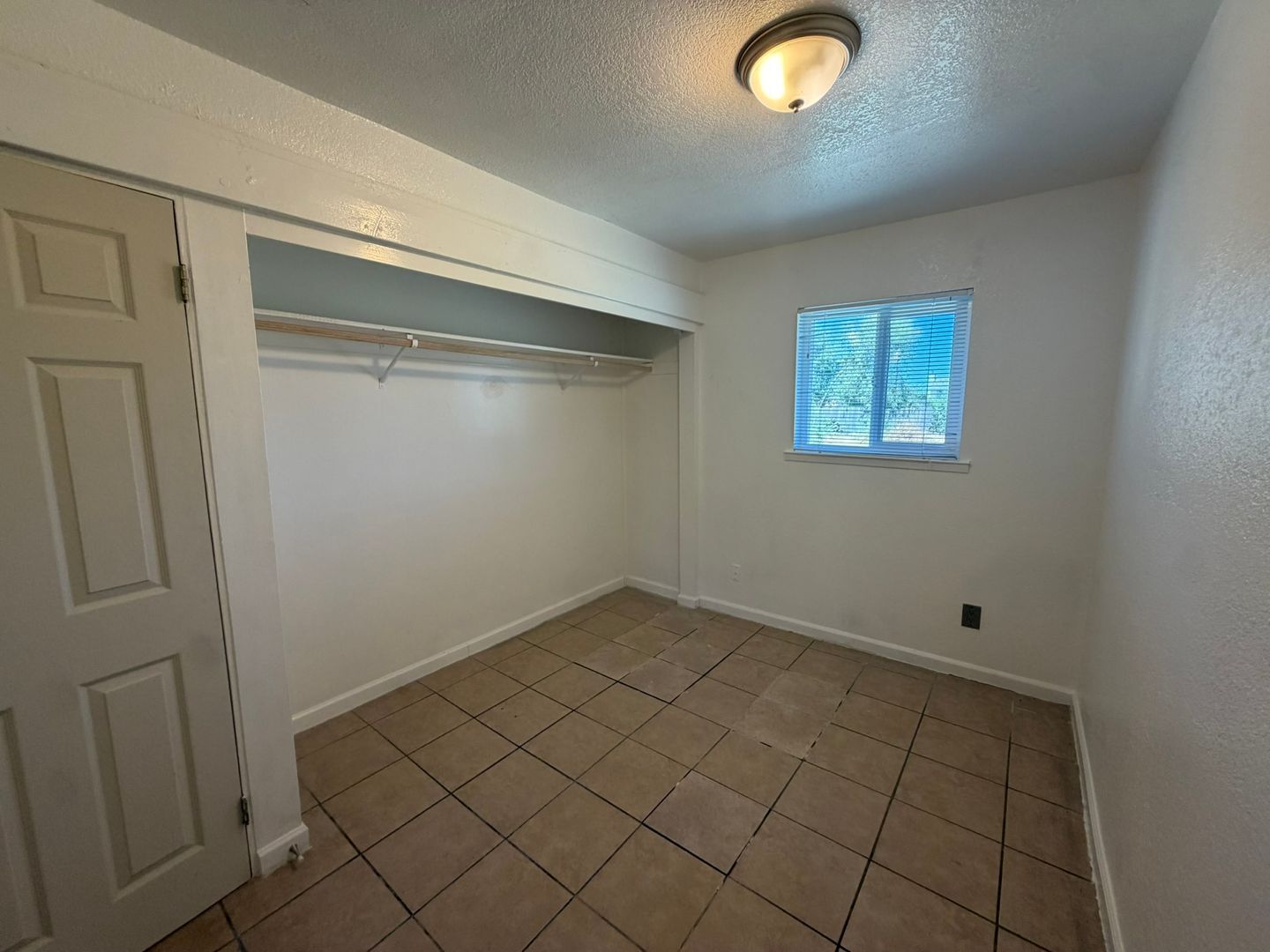 5801 Wallace Ave  - Sacramento - California - 1 bed, 1 bath rental property