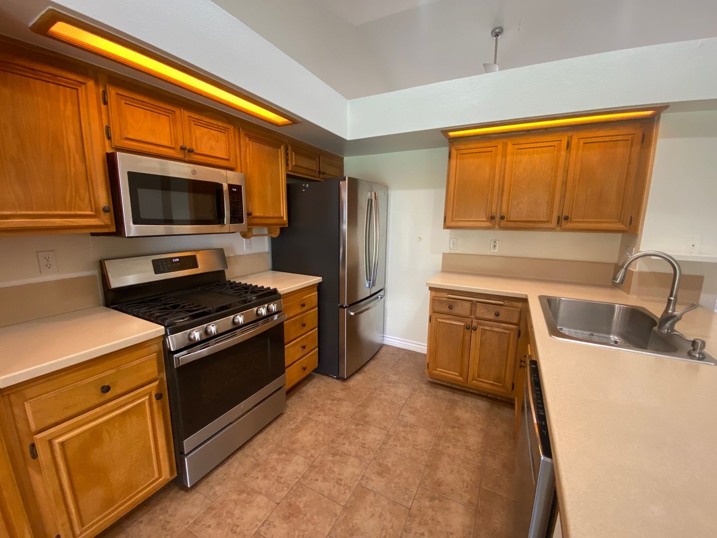 5828 W. Ave L11 - Lancaster - California - 4 bed, 2 bath rental property