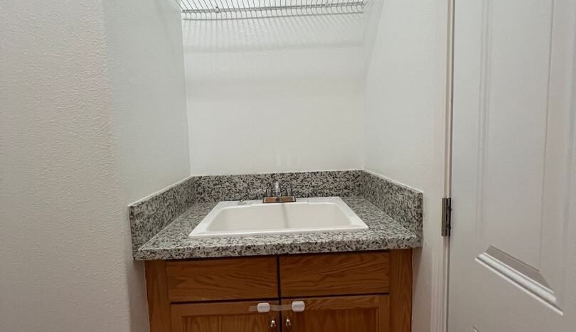 5835 W Athens Ave - Fresno - California - 3 bed, 2 bath rental property