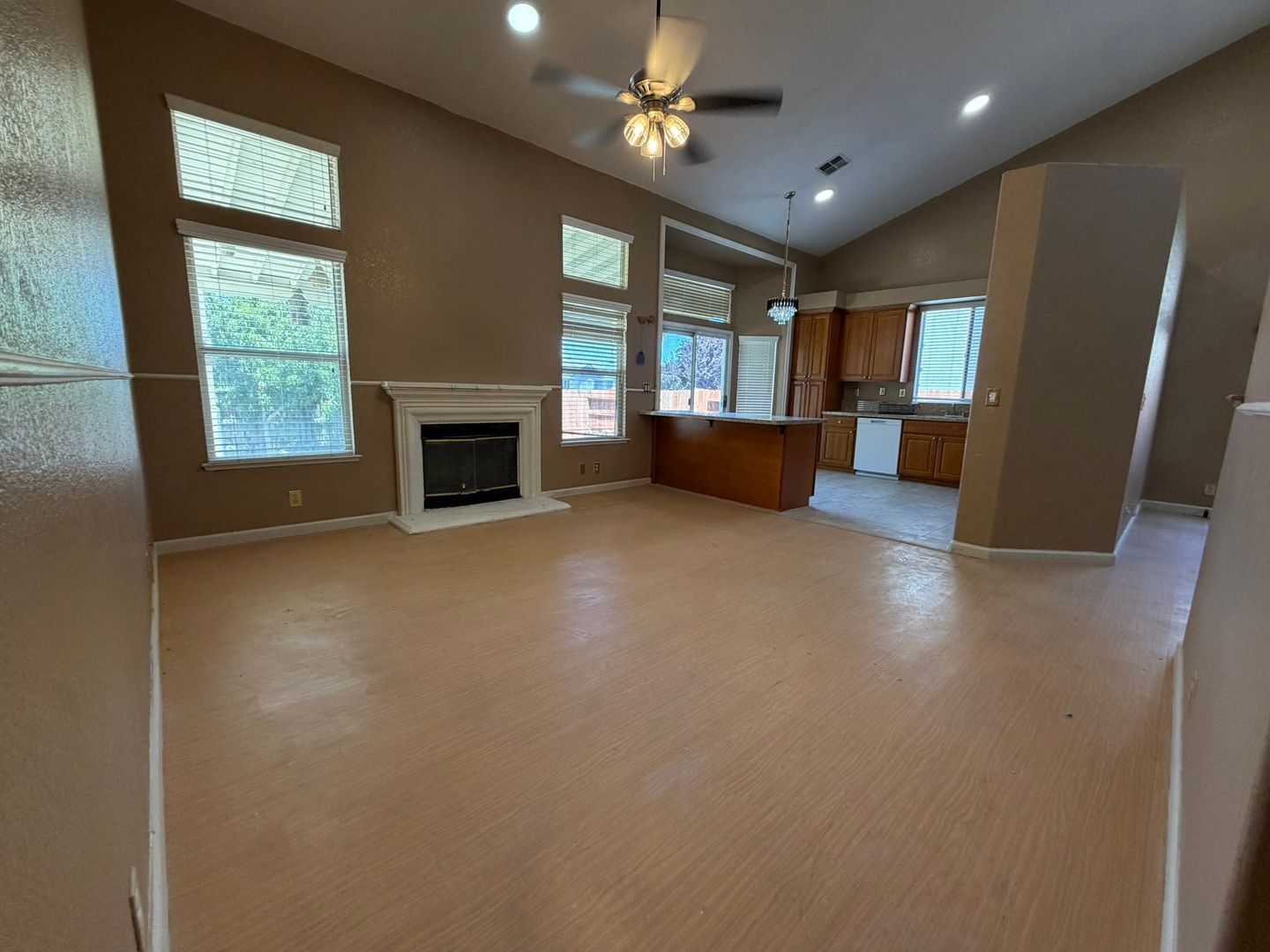 6408 Emerald Dr.  - Rocklin - California - 5 bed, 3 bath rental property