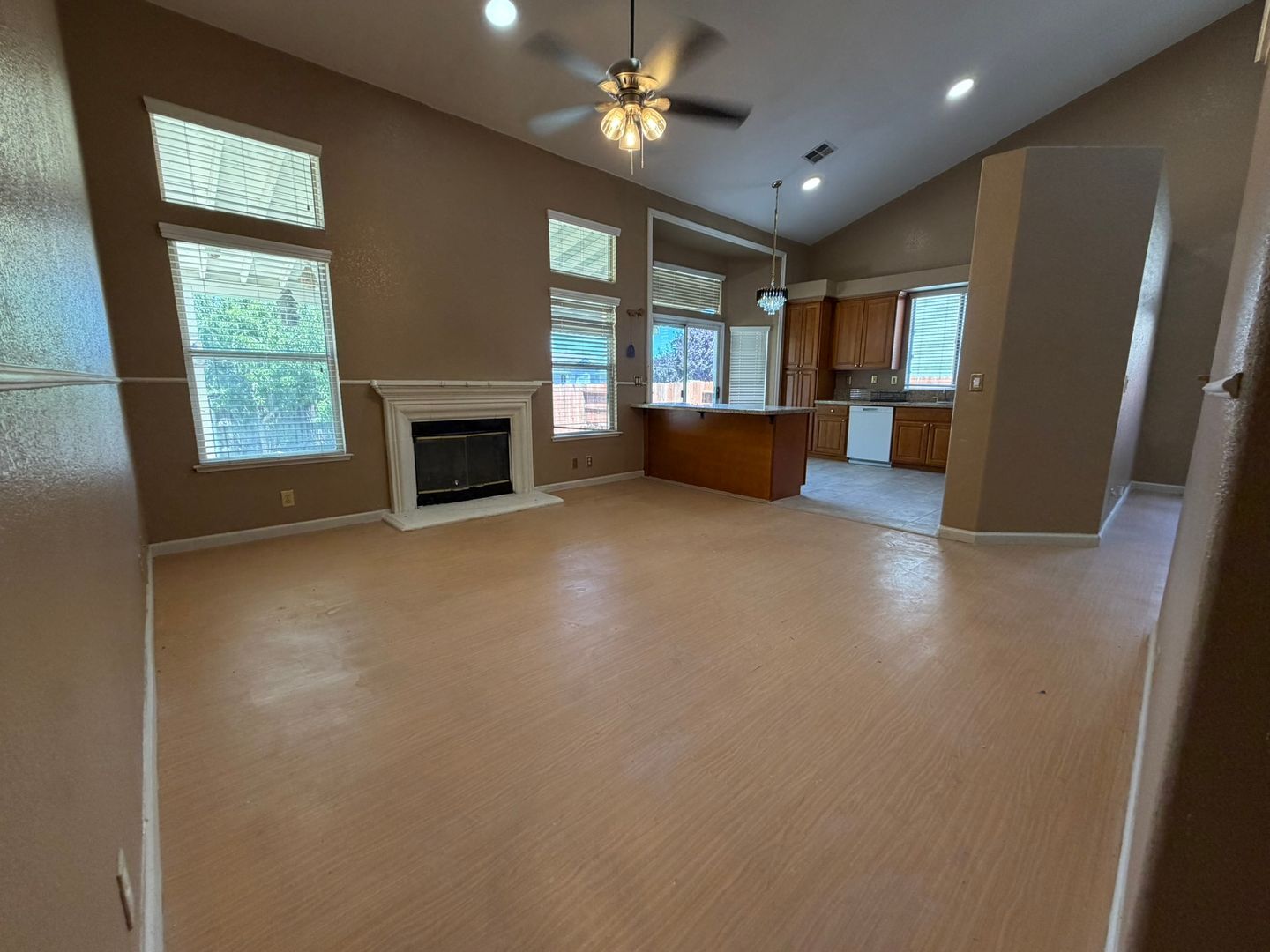 6408 Emerald Dr.  - Rocklin - California - 5 bed, 3 bath rental property