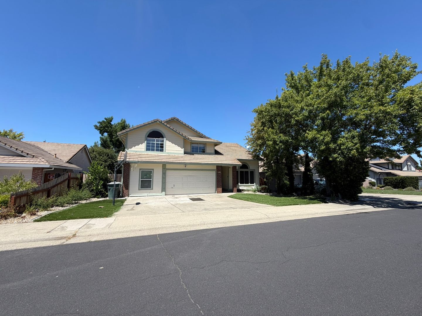 6408 Emerald Dr.  - Rocklin - California - 5 bed, 3 bath rental property
