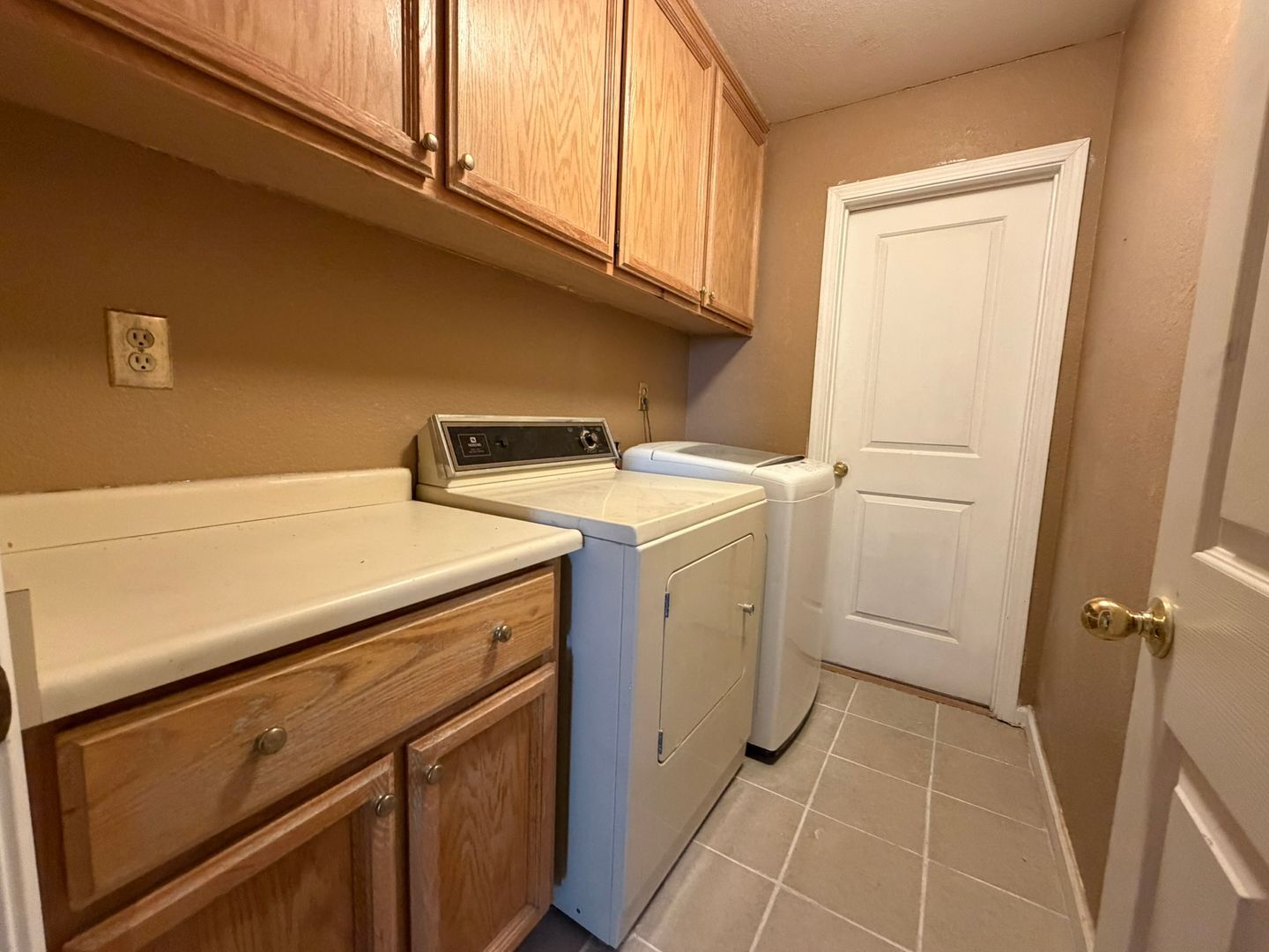 6408 Emerald Dr.  - Rocklin - California - 5 bed, 3 bath rental property
