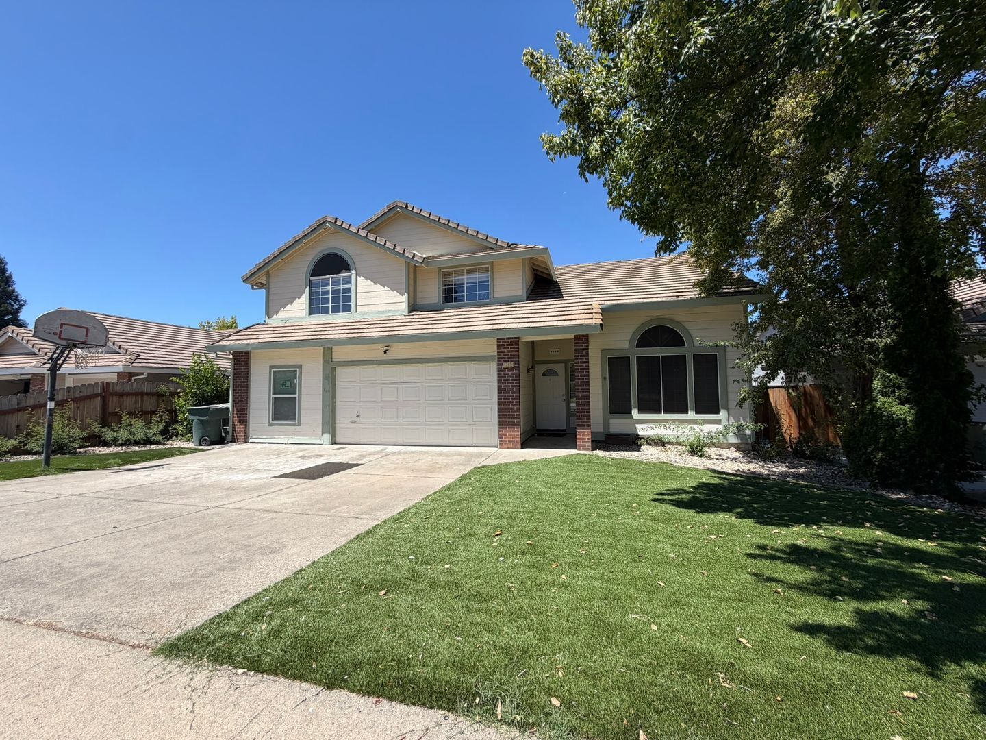 6408 Emerald Dr.  - Rocklin - California - 5 bed, 3 bath rental property