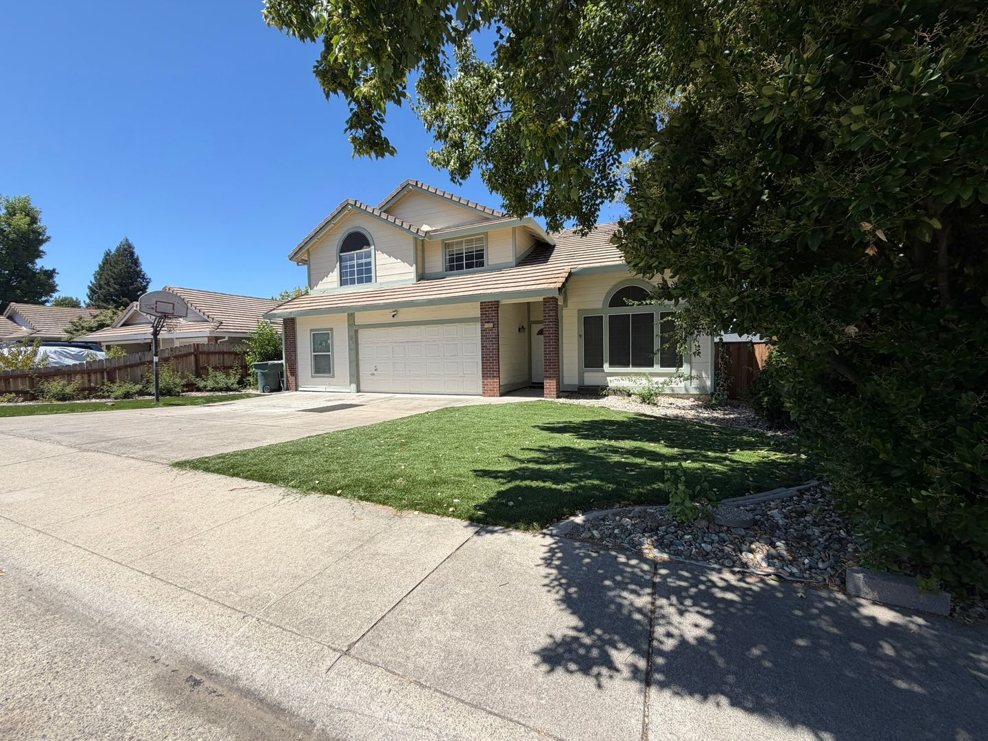 6408 Emerald Dr.  - Rocklin - California - 5 bed, 3 bath rental property