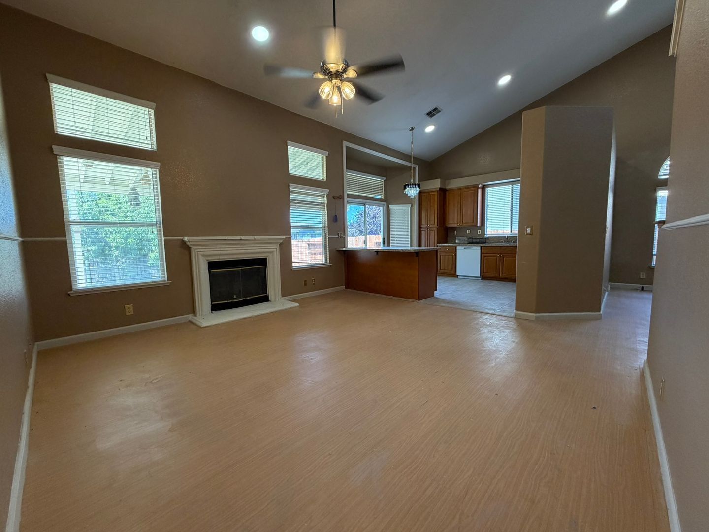 6408 Emerald Dr.  - Rocklin - California - 5 bed, 3 bath rental property