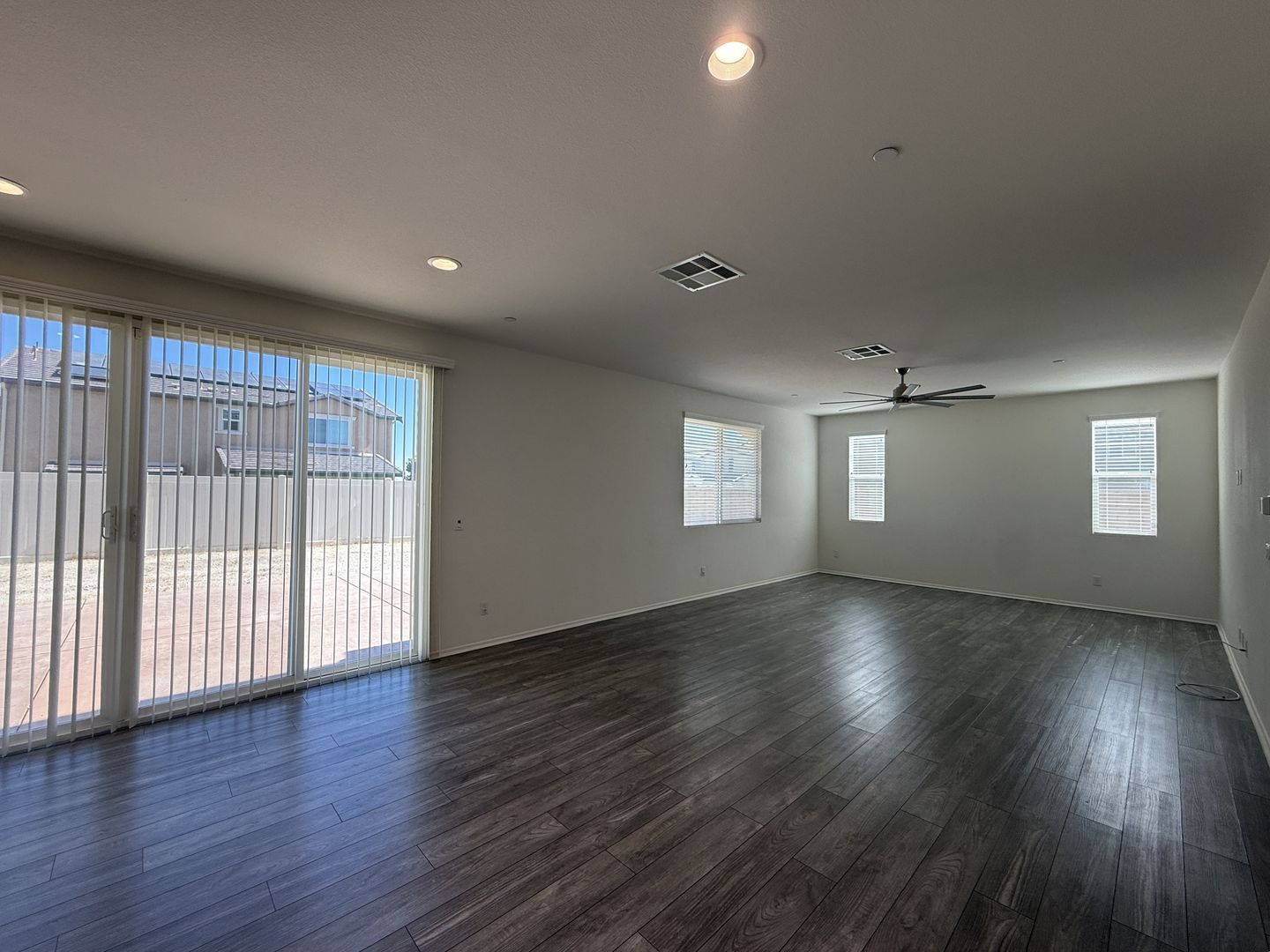 6929 Atmore St. - Palmdale - California - 5 bed, 3.5 bath rental property