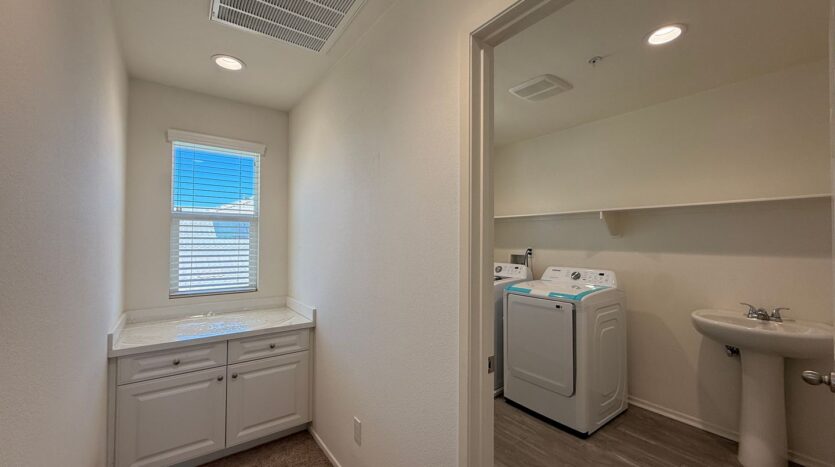 6929 Atmore St. - Palmdale - California - 5 bed, 3.5 bath rental property