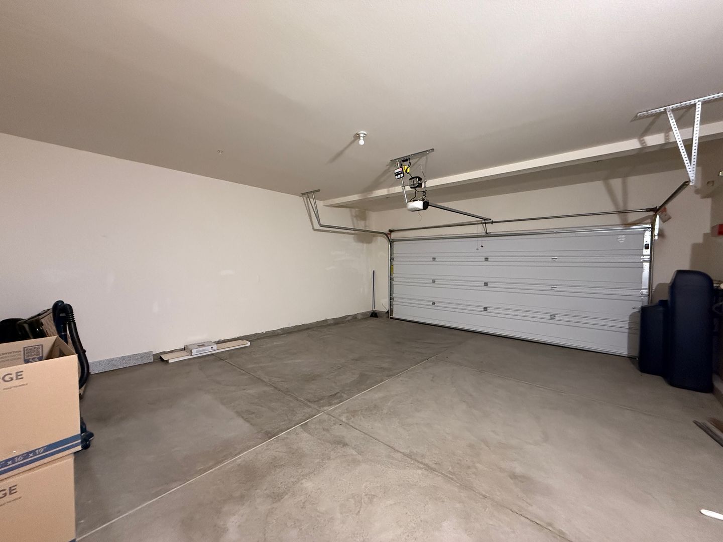 6929 Atmore St. - Palmdale - California - 5 bed, 3.5 bath rental property