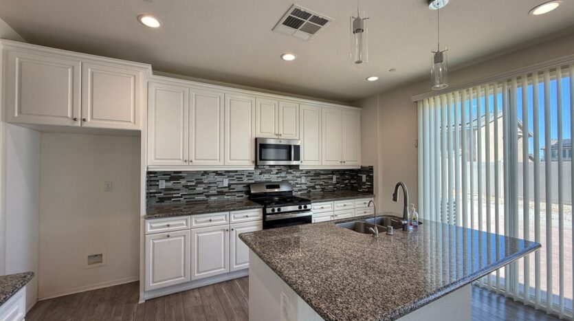 6929 Atmore St. - Palmdale - California - 5 bed, 3.5 bath rental property