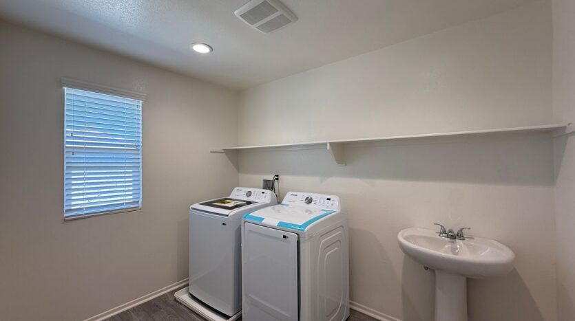 6929 Atmore St. - Palmdale - California - 5 bed, 3.5 bath rental property