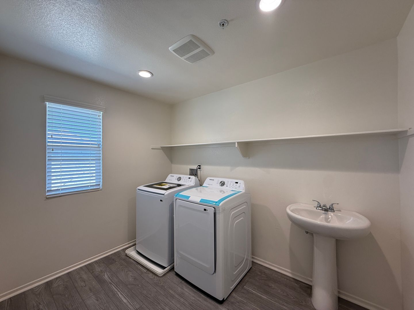 6929 Atmore St. - Palmdale - California - 5 bed, 3.5 bath rental property