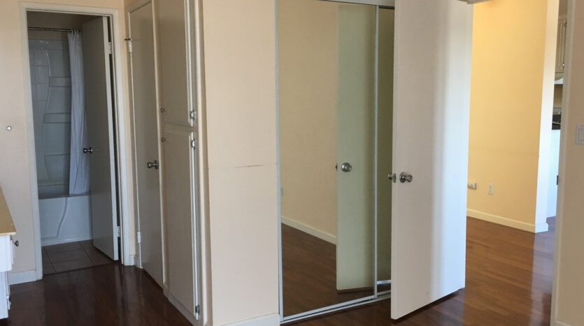 6930 Hyde Park Drive UNIT 321 - San Diego - California - 1 bed, 1 bath rental property