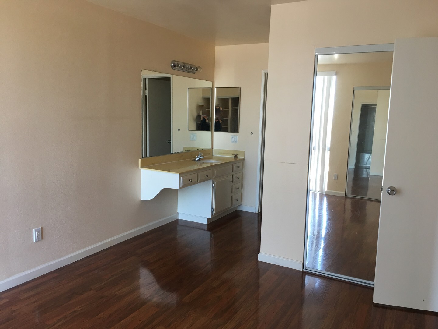 6930 Hyde Park Drive UNIT 321 - San Diego - California - 1 bed, 1 bath rental property