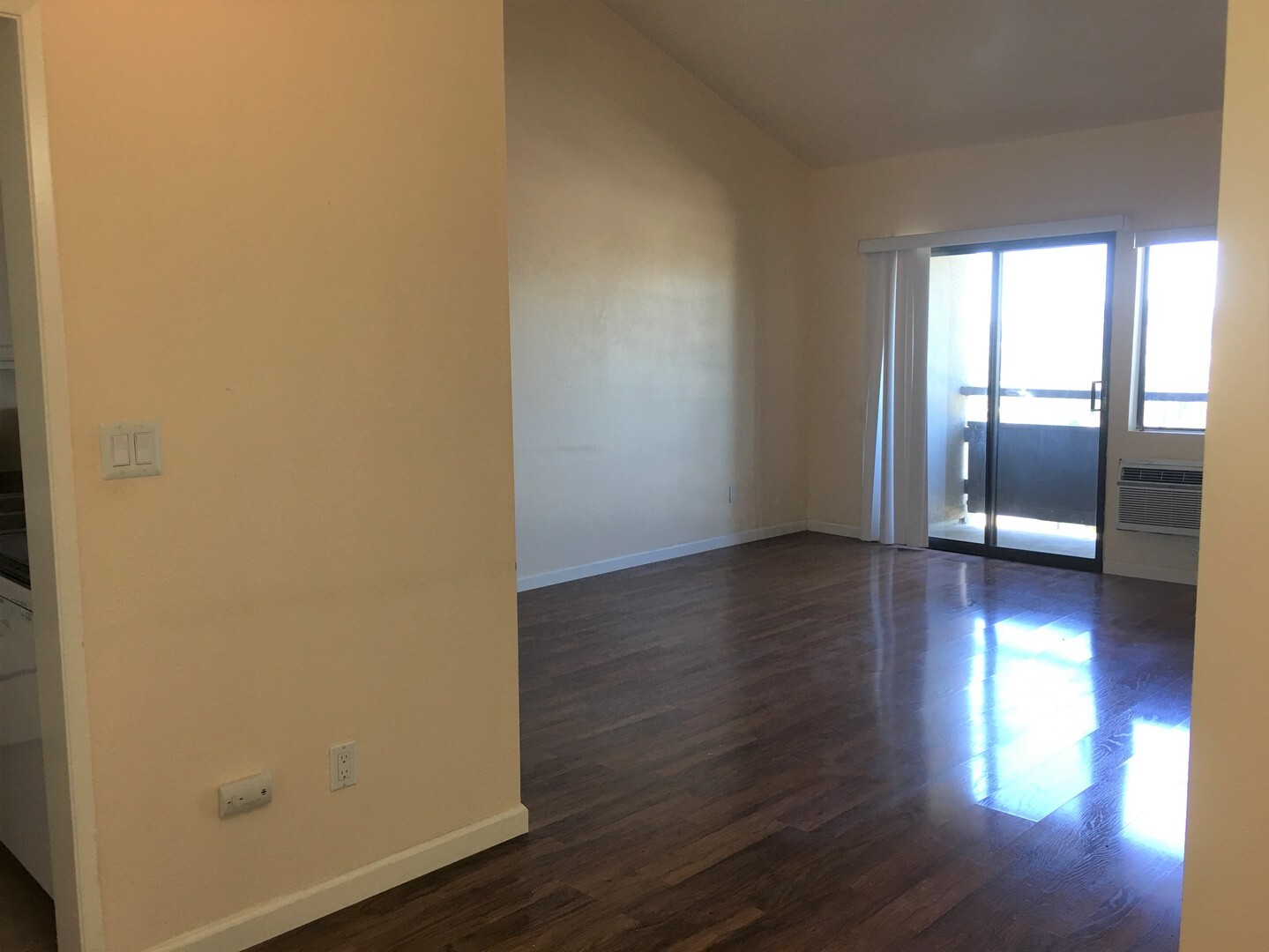 6930 Hyde Park Drive UNIT 321 - San Diego - California - 1 bed, 1 bath rental property